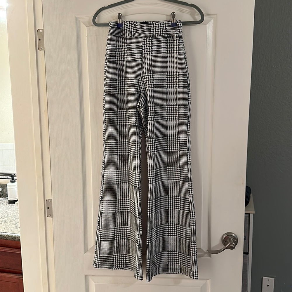 High waisted, flare, houndstooth trousers